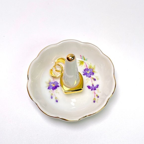 Vintage Ring Porcelain Dish with Handpainted Violets Gilded Gold Tip Japan - Picture 5 of 6